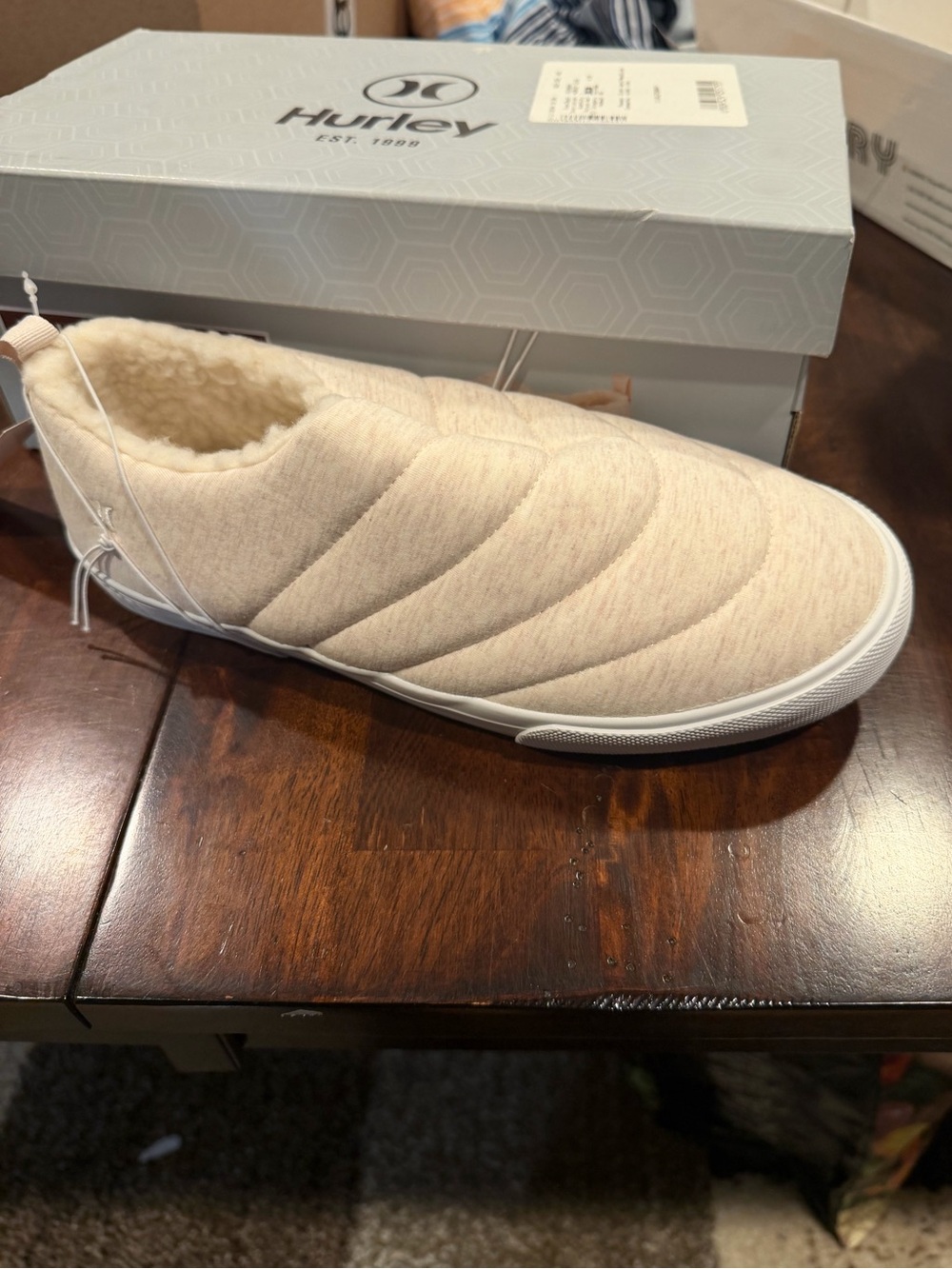 Hurley Women’s Arlo Puff Slip On Skate Shoes Natural Size 9 M US